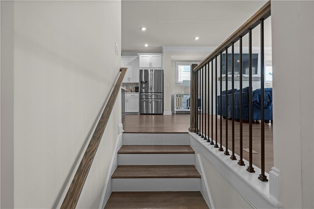 2042 Violet Ln - Photo 5 of 50