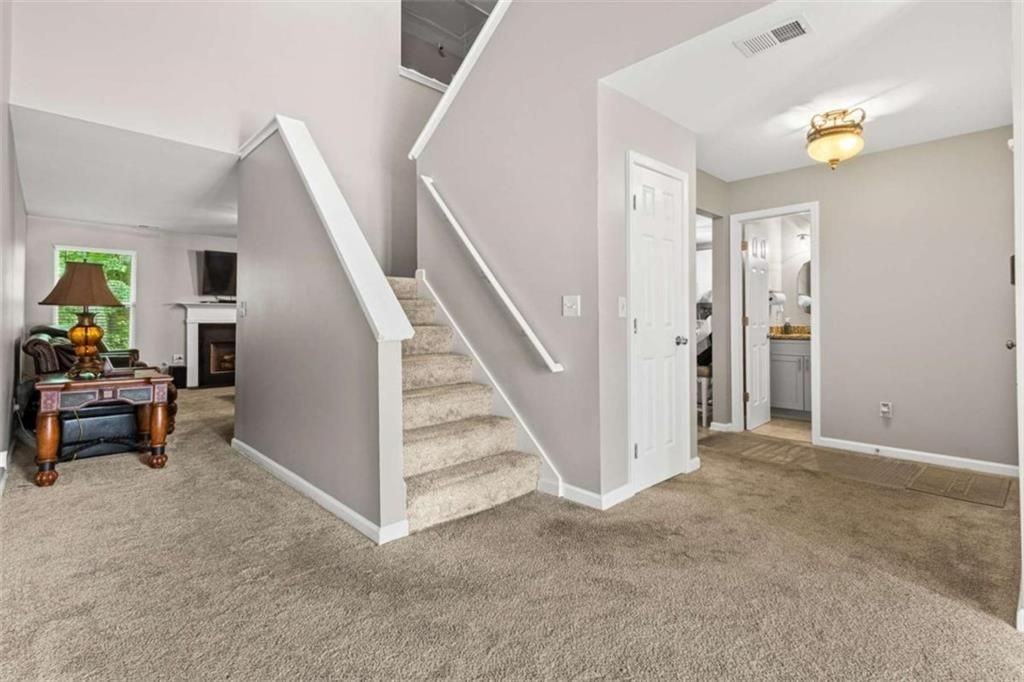 7155 Laurel Creek Dr - Photo 3 of 28
