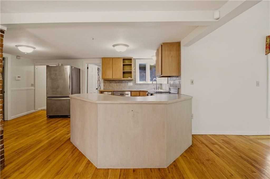 1861 E Main Rd - Photo 7 of 36