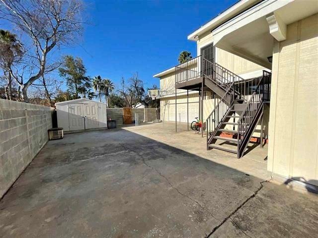 406 Longshadow Rd - Photo 3 of 12