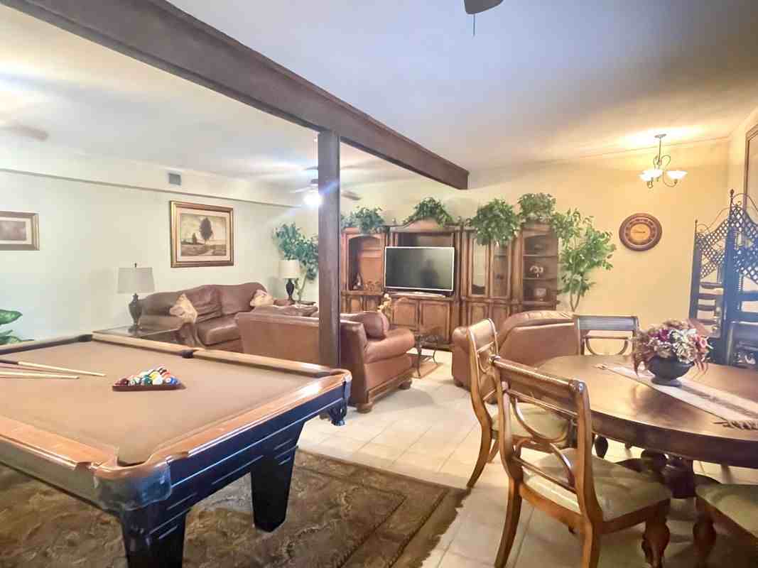 406 Longshadow Rd - Photo 4 of 12