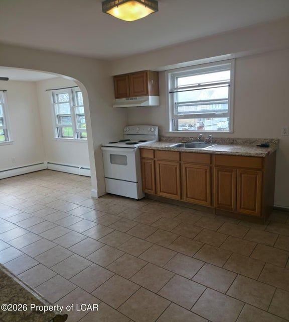 134 Nicholson St - Photo 4 of 10