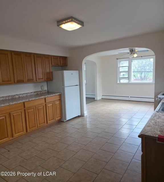 134 Nicholson St - Photo 5 of 10