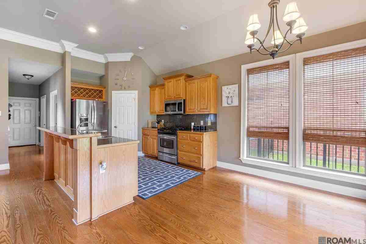 10743 Hillbrook Ave - Photo 6 of 44