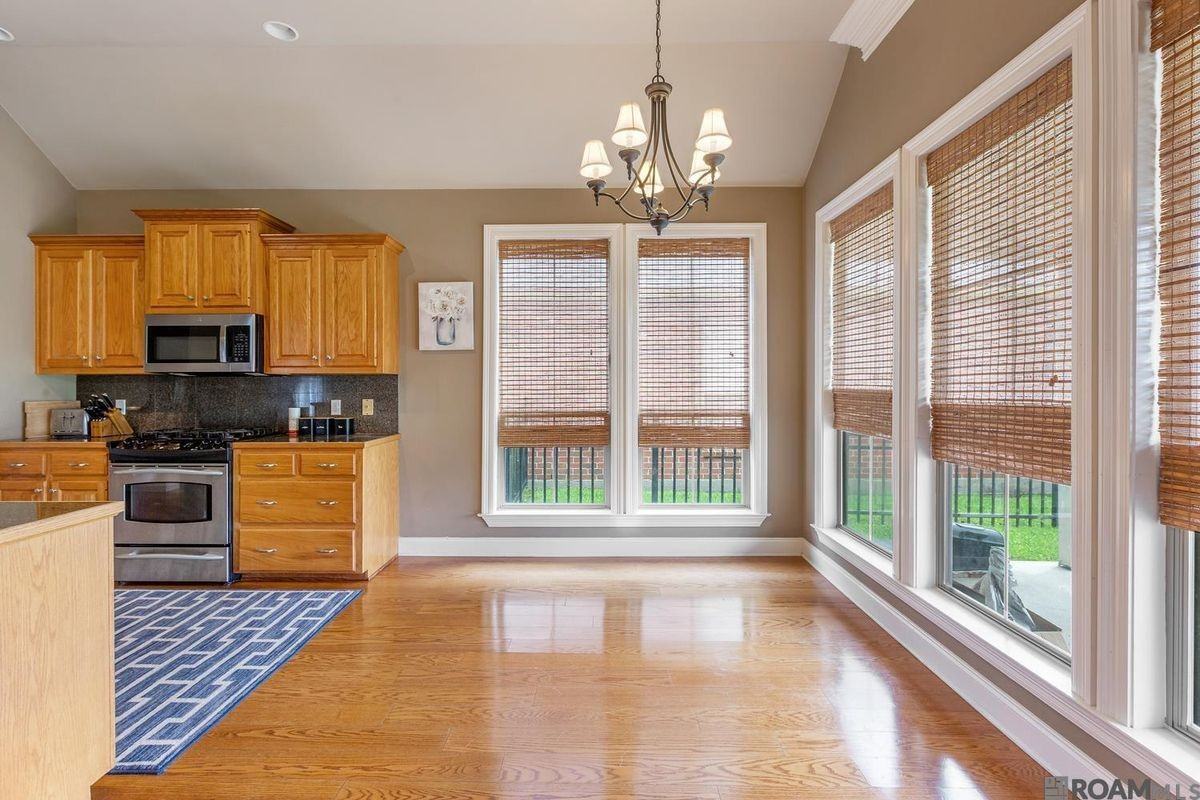 10743 Hillbrook Ave - Photo 7 of 44