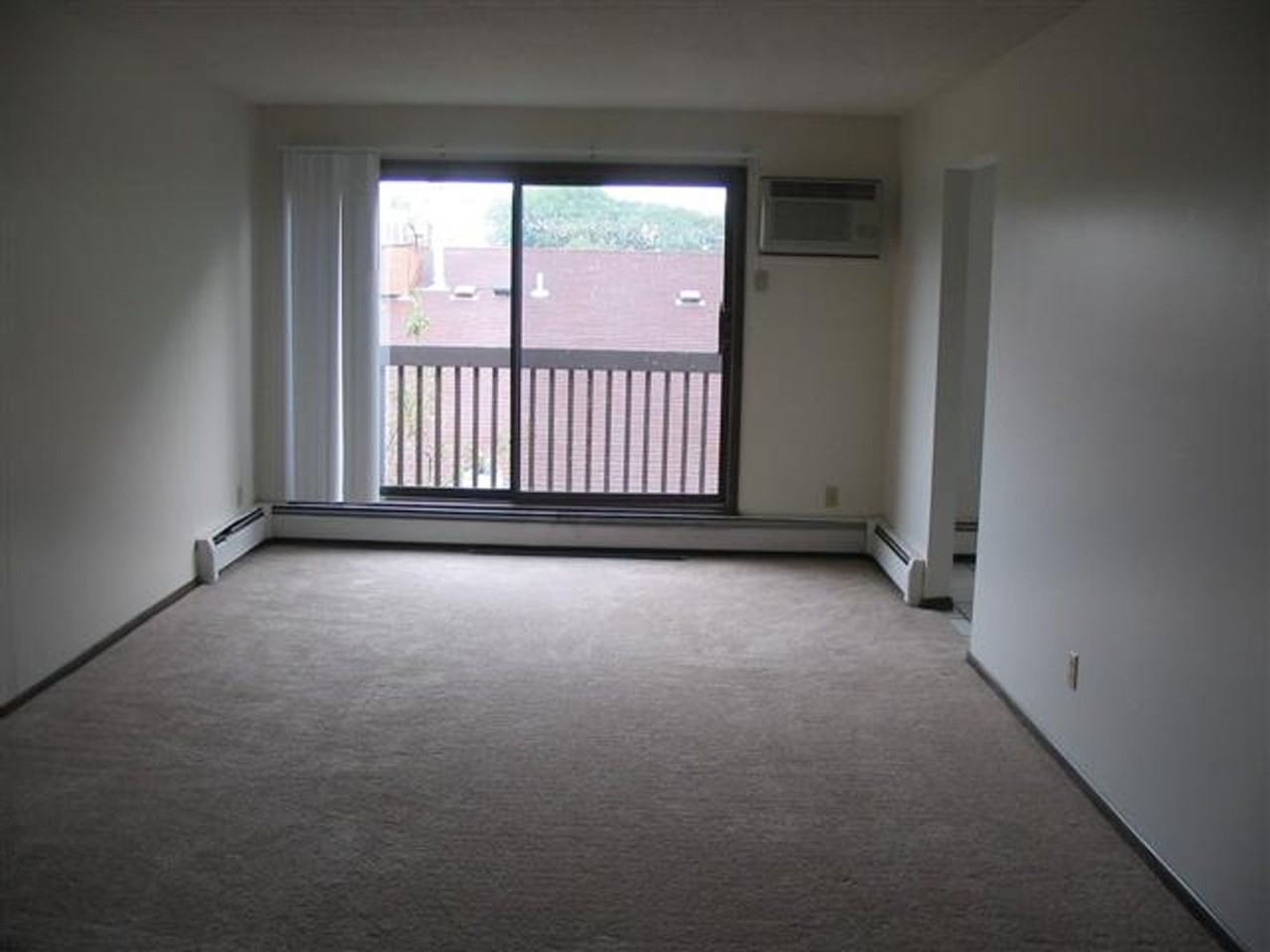 Xerxes Manor Apartments - Photo 7 of 28