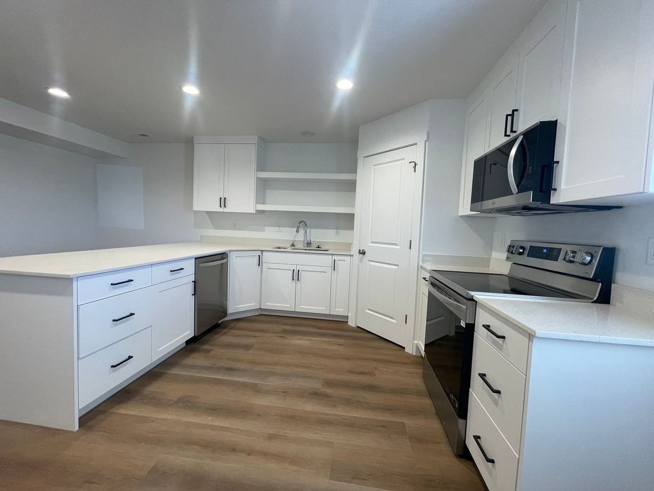 535 W 2530 N - Photo 2 of 10