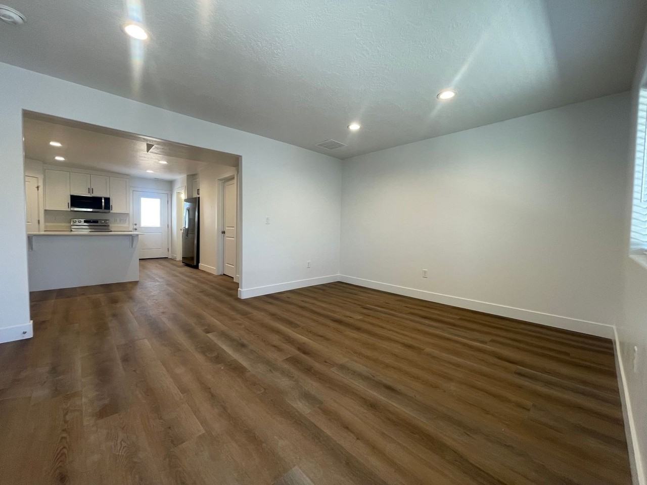 535 W 2530 N - Photo 4 of 10