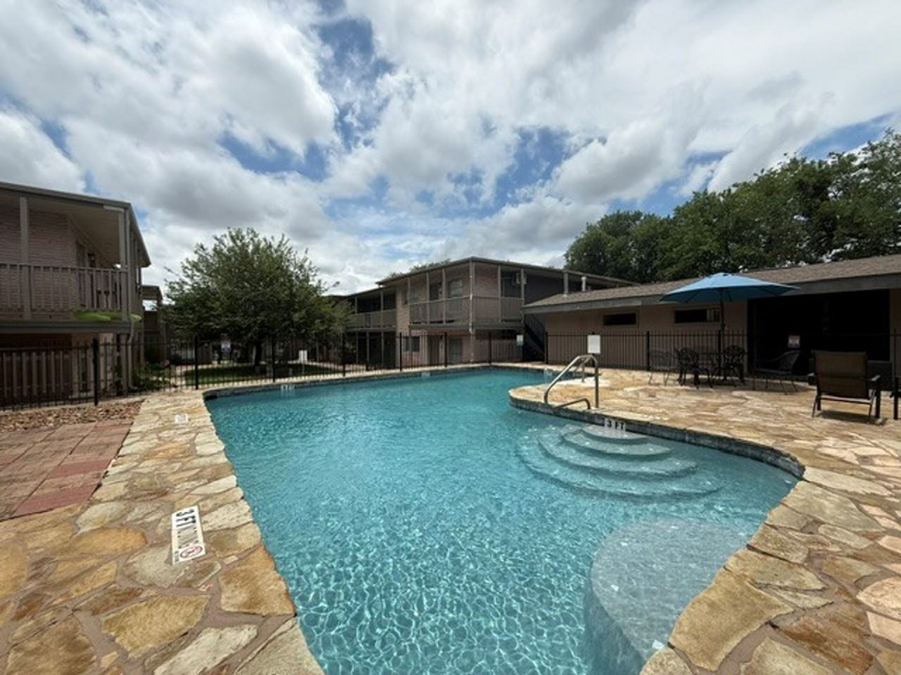 516 Gentleman Road - Photo 6 of 10