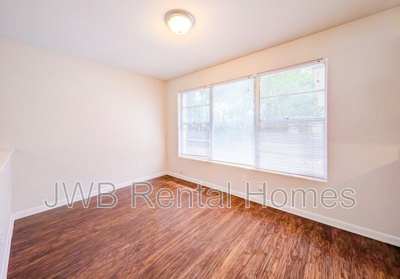 2225 Corot Dr - Photo 4 of 16