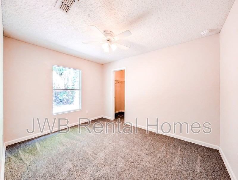 2037 Sessions Ln - Photo 7 of 16