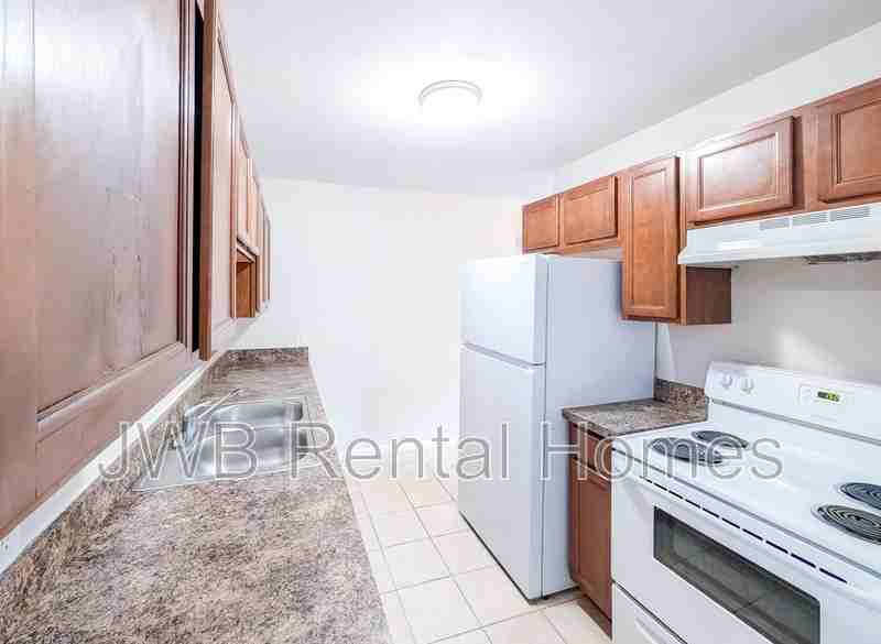 4523 Merrimac Ave - Photo 2 of 18