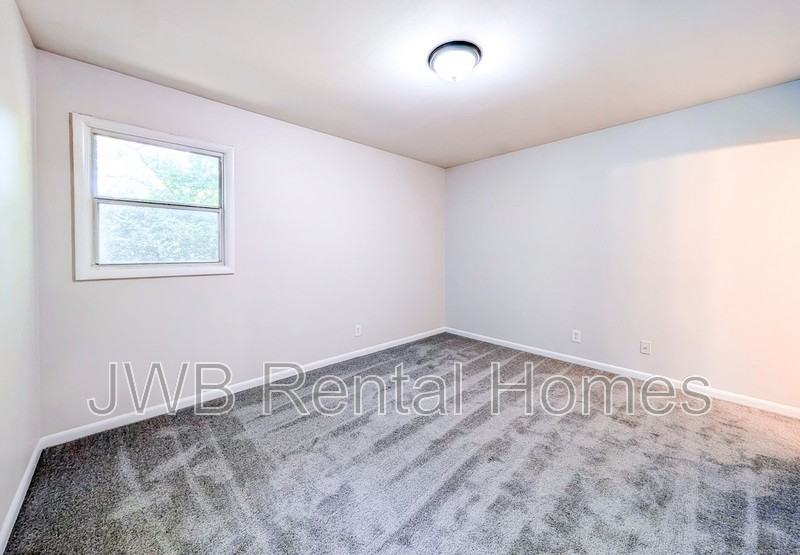 4523 Merrimac Ave - Photo 7 of 18