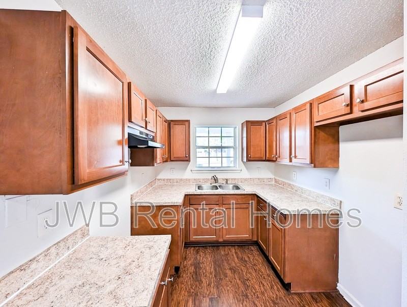 1959 W 45th St - Photo 2 of 14