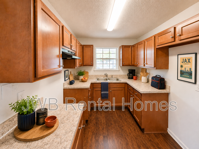 1959 W 45th St - Photo 3 of 14