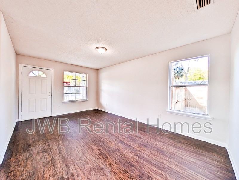 1959 W 45th St - Photo 6 of 14