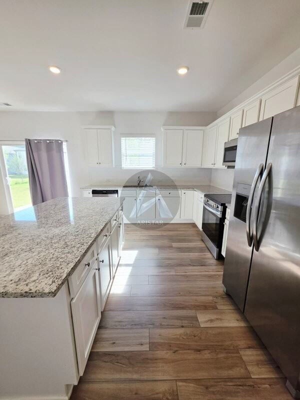 1420 Hunter Trl - Photo 2 of 30