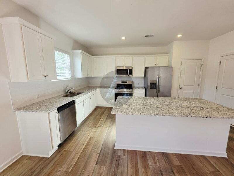 1420 Hunter Trl - Photo 3 of 30