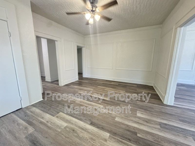 2309 Willard St - Photo 4 of 14