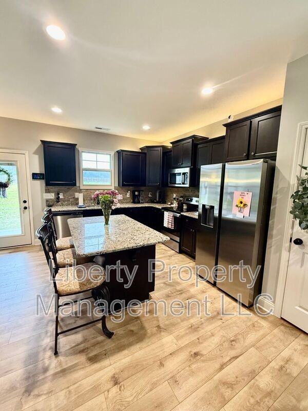 1218 Hayes Rd - Photo 6 of 23