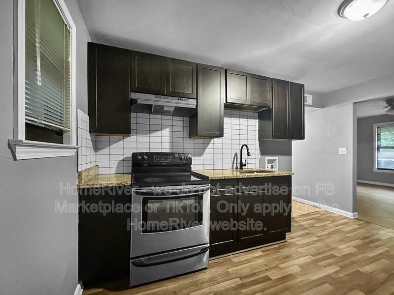 574 Evergreen Ter #3 - Photo 3 of 11