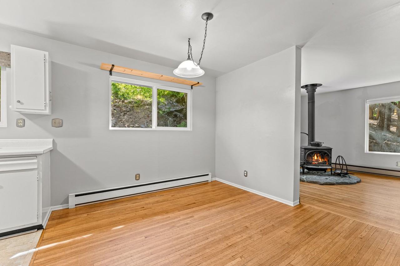 765 Bunker Dr - Photo 5 of 30