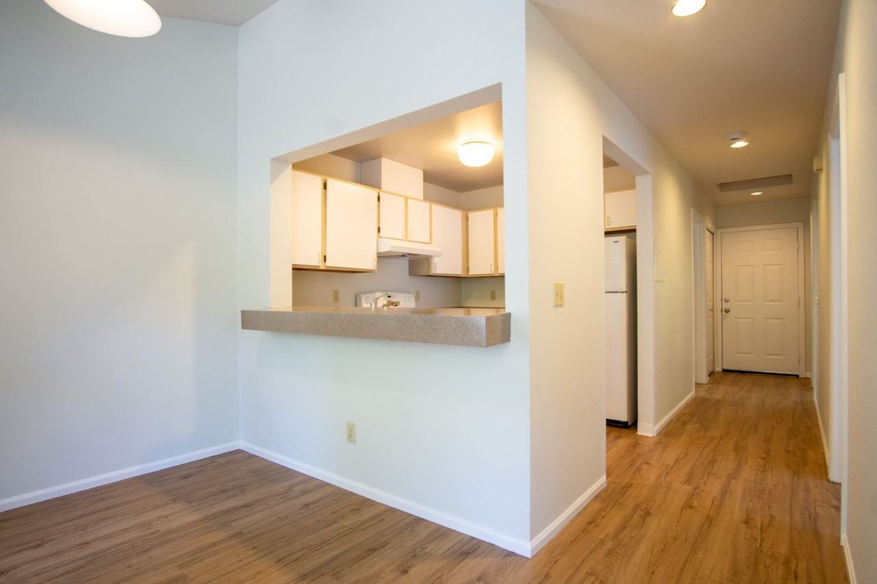 245 Sw Hooker St #07 - Photo 3 of 19