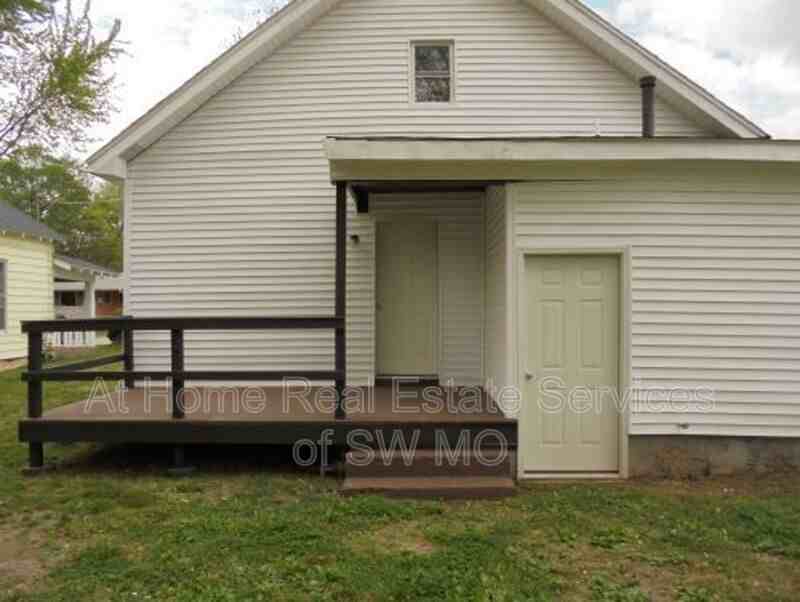 438 W Page St - Photo 2 of 16