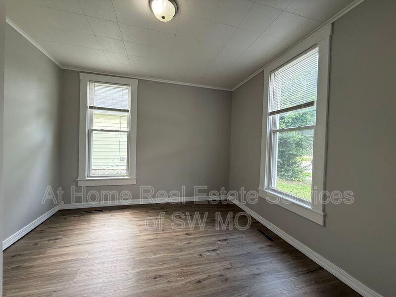 438 W Page St - Photo 6 of 16