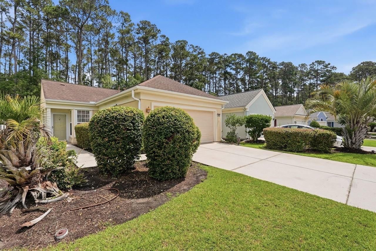149 Lazy Daisy Dr - Photo 4 of 40