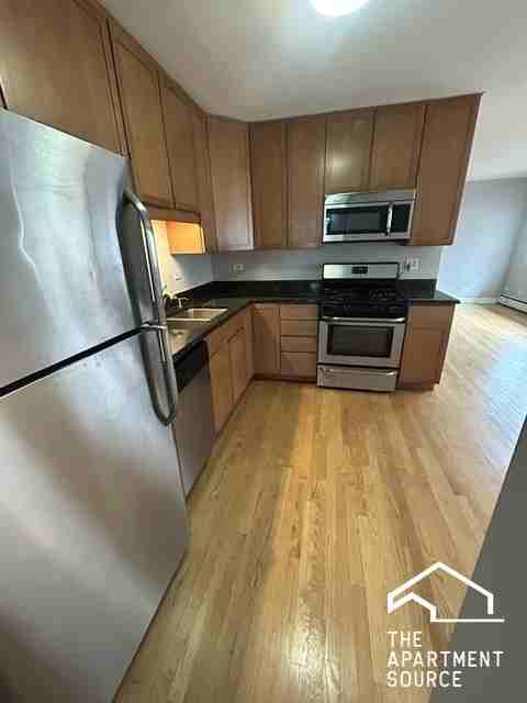 317 Wisconsin Ave #3C - Photo 3 of 14