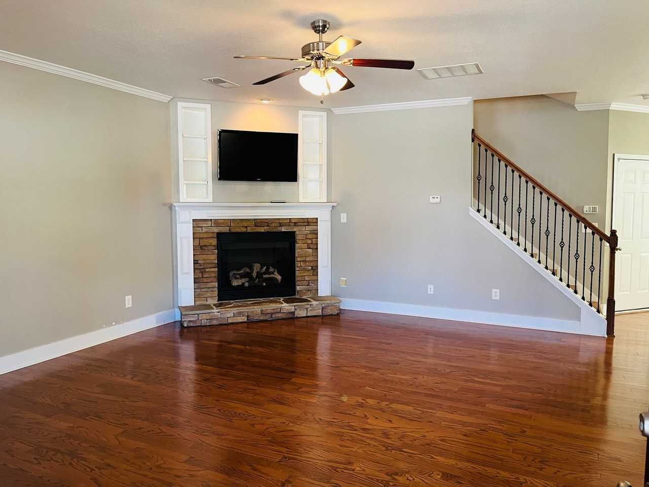 71 Covington Ter - Photo 2 of 39