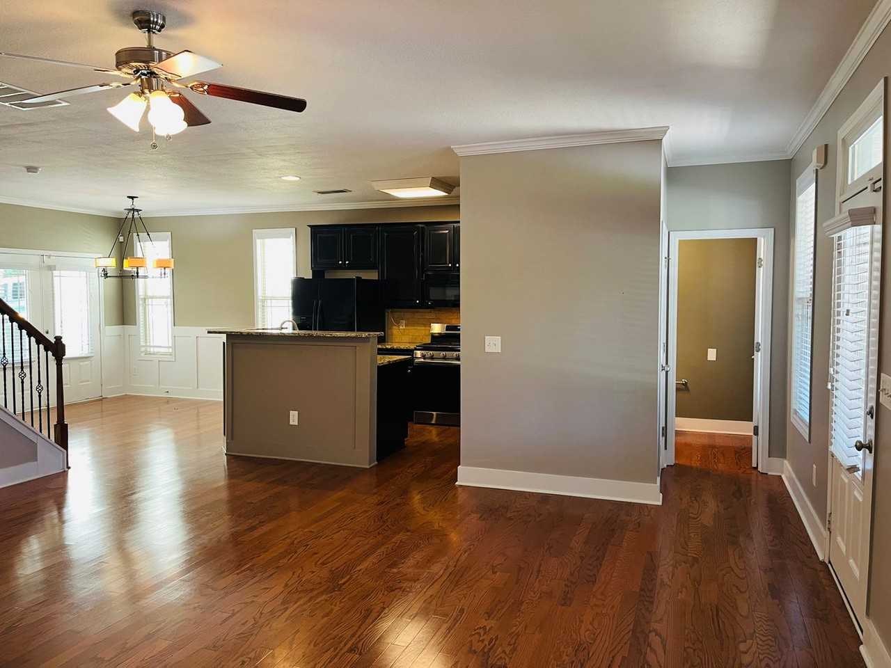 71 Covington Ter - Photo 3 of 39