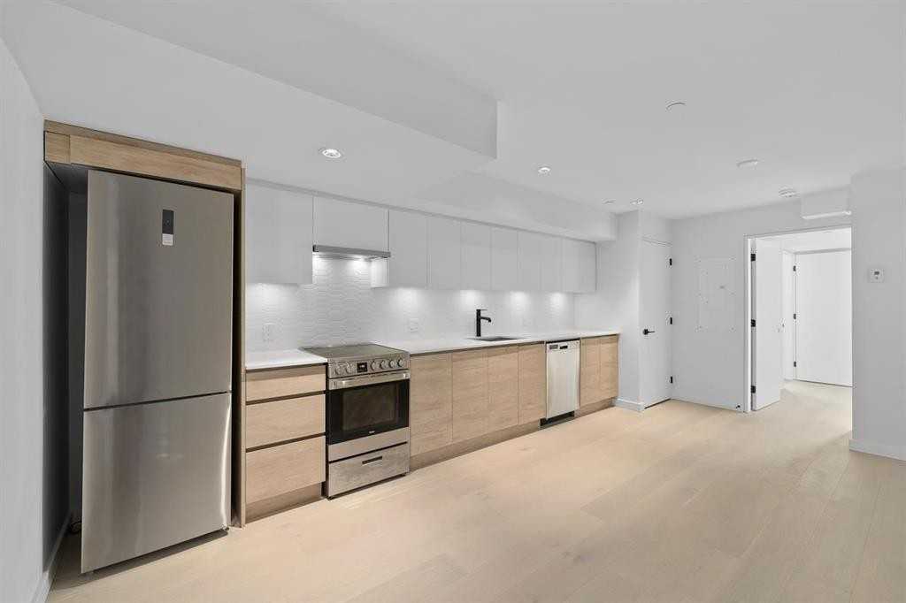 553 East 6th Avenue - Photo 3 of 16