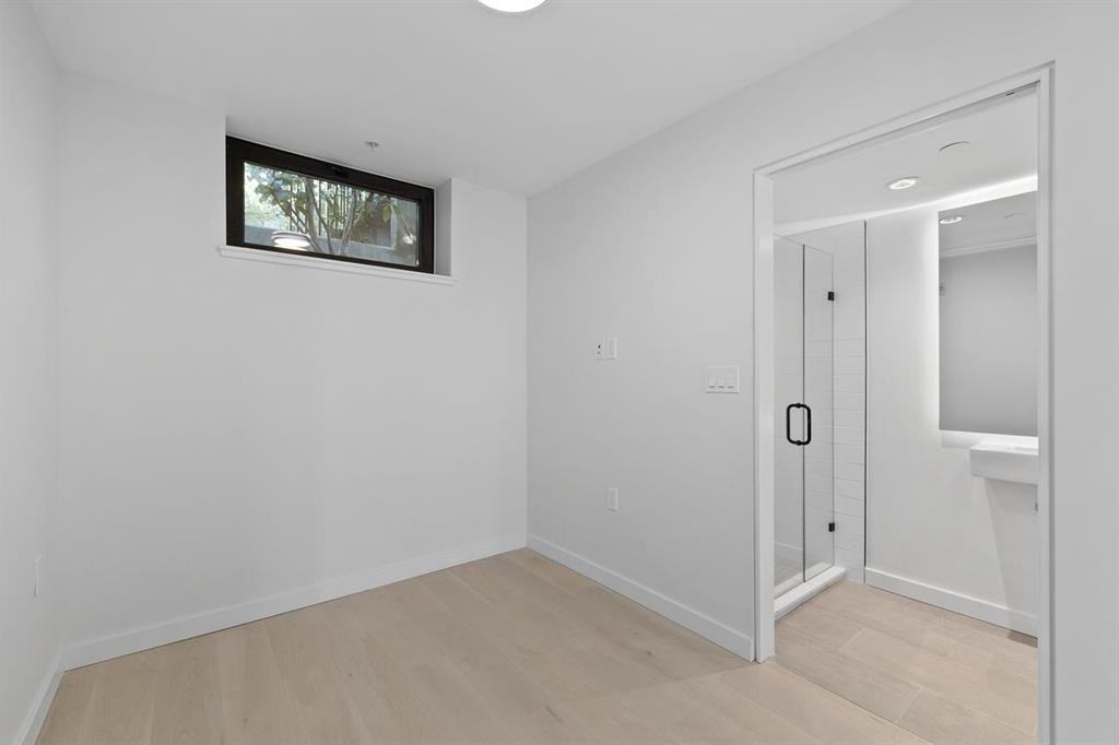 553 East 6th Avenue - Photo 9