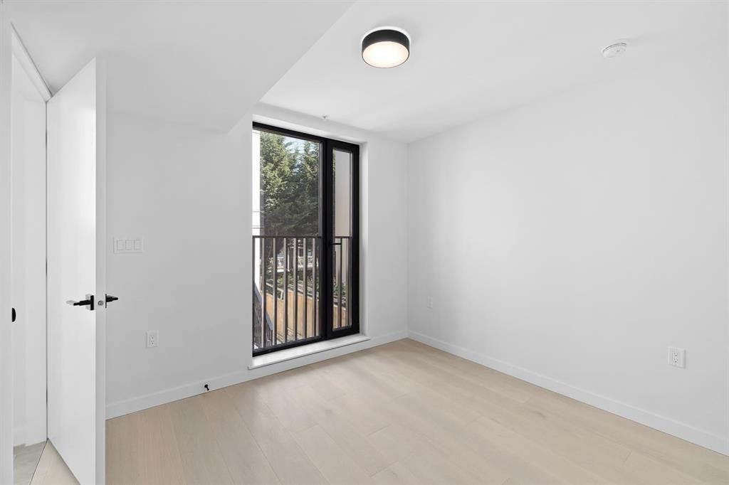 553 East 6th Avenue - Photo 10