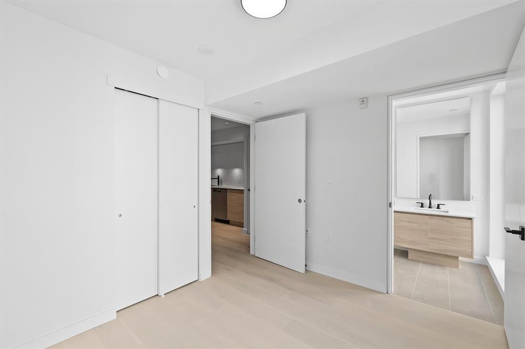 553 East 6th Avenue - Photo 11