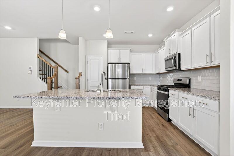 4009 Beckton Trl - Photo 2 of 40