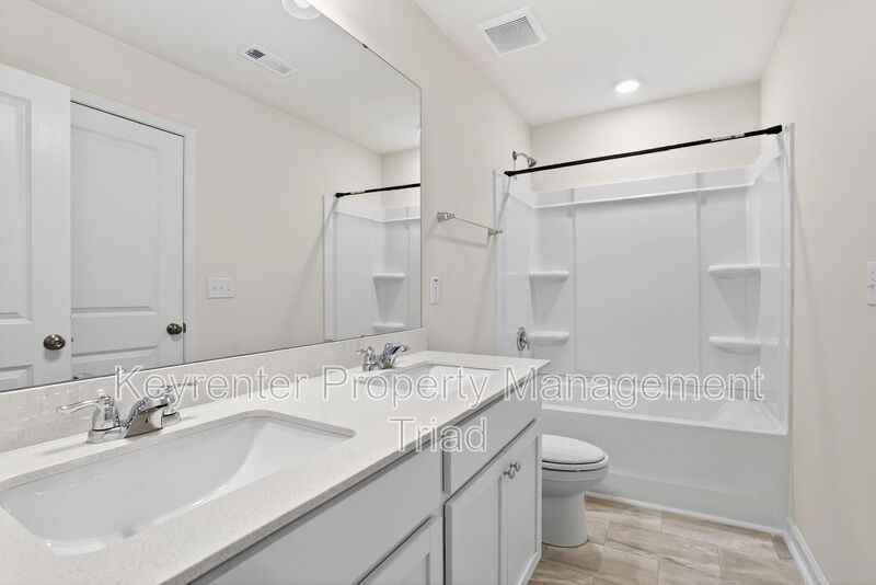 4009 Beckton Trl - Photo 4 of 40