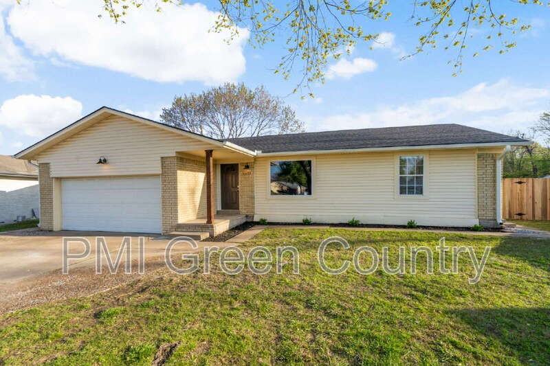 1601 S 1st Pl - Photo 3 of 23