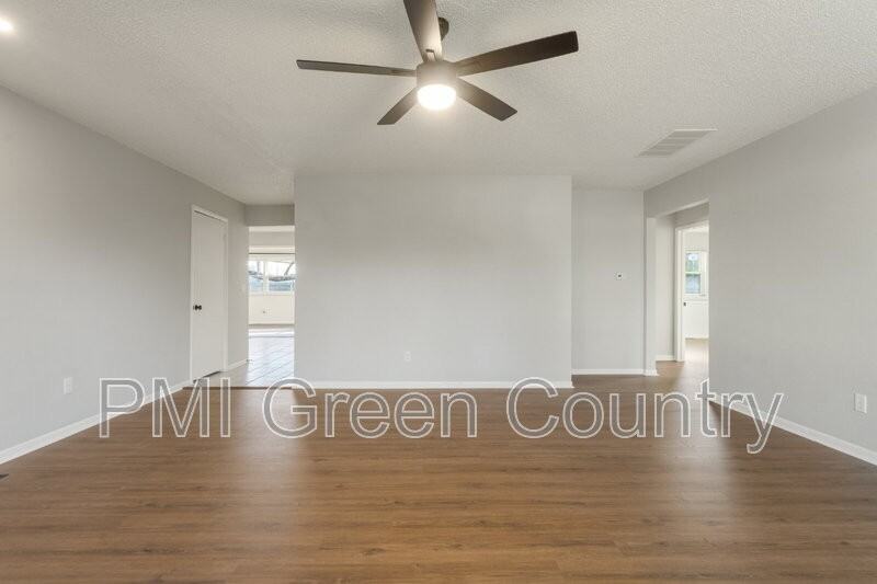 1601 S 1st Pl - Photo 6 of 23