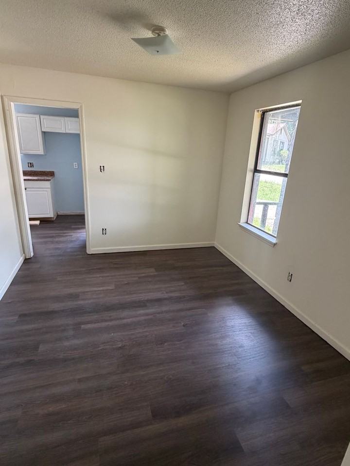 2604 Edmonton Ct - Photo 7 of 16