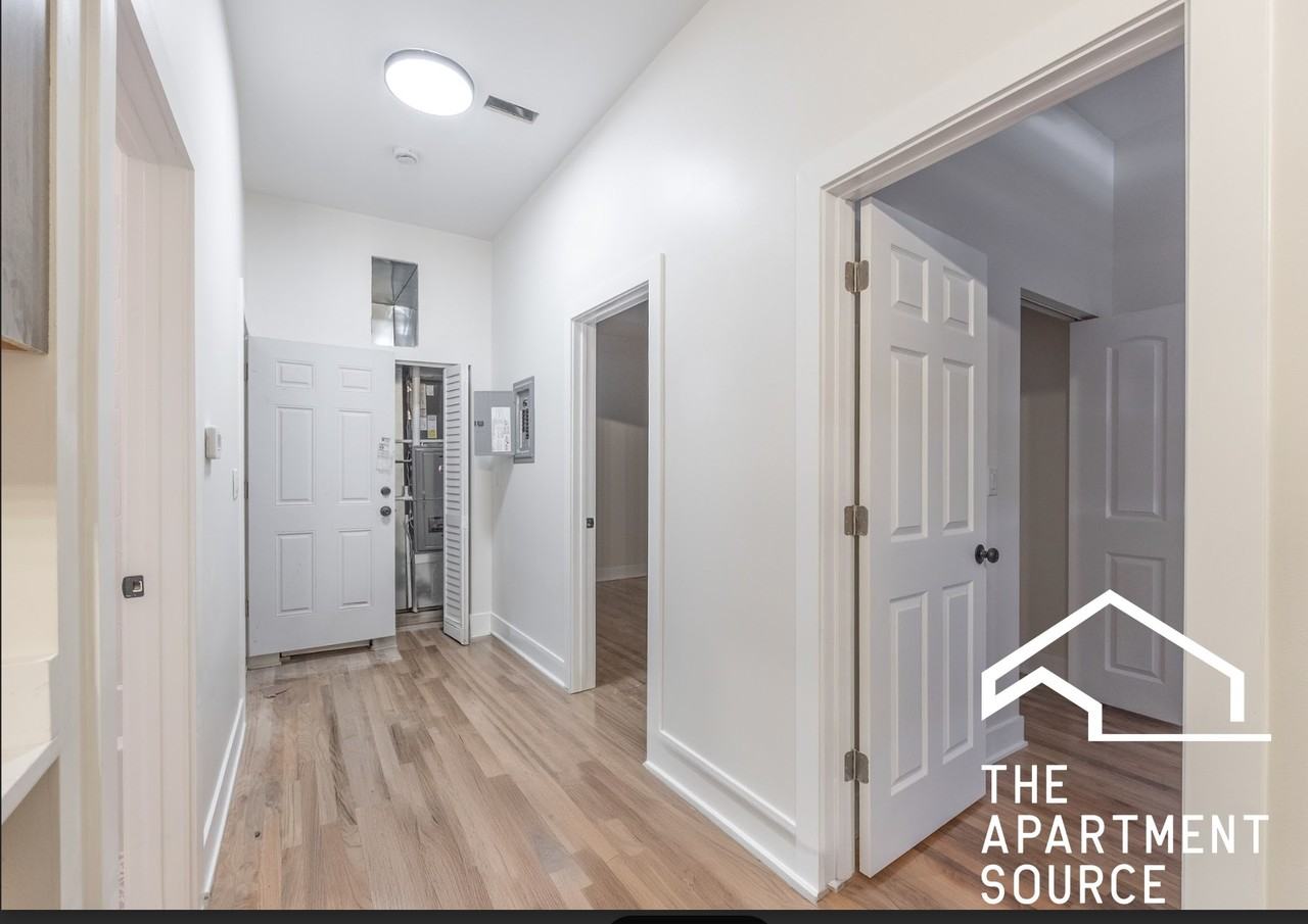 1742 N California Ave #1F - Photo 2 of 7