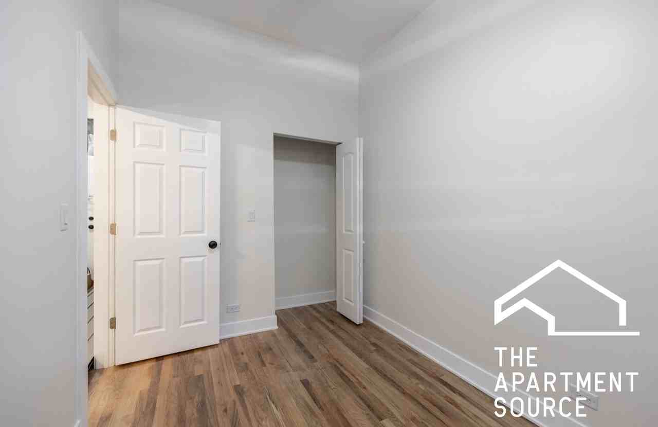 1742 N California Ave #1F - Photo 4 of 7