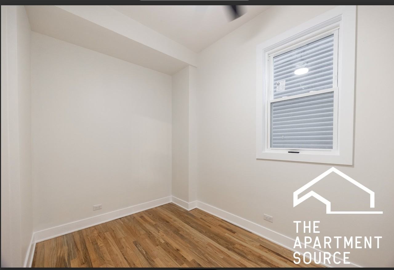 1742 N California Ave #1F - Photo 6 of 7