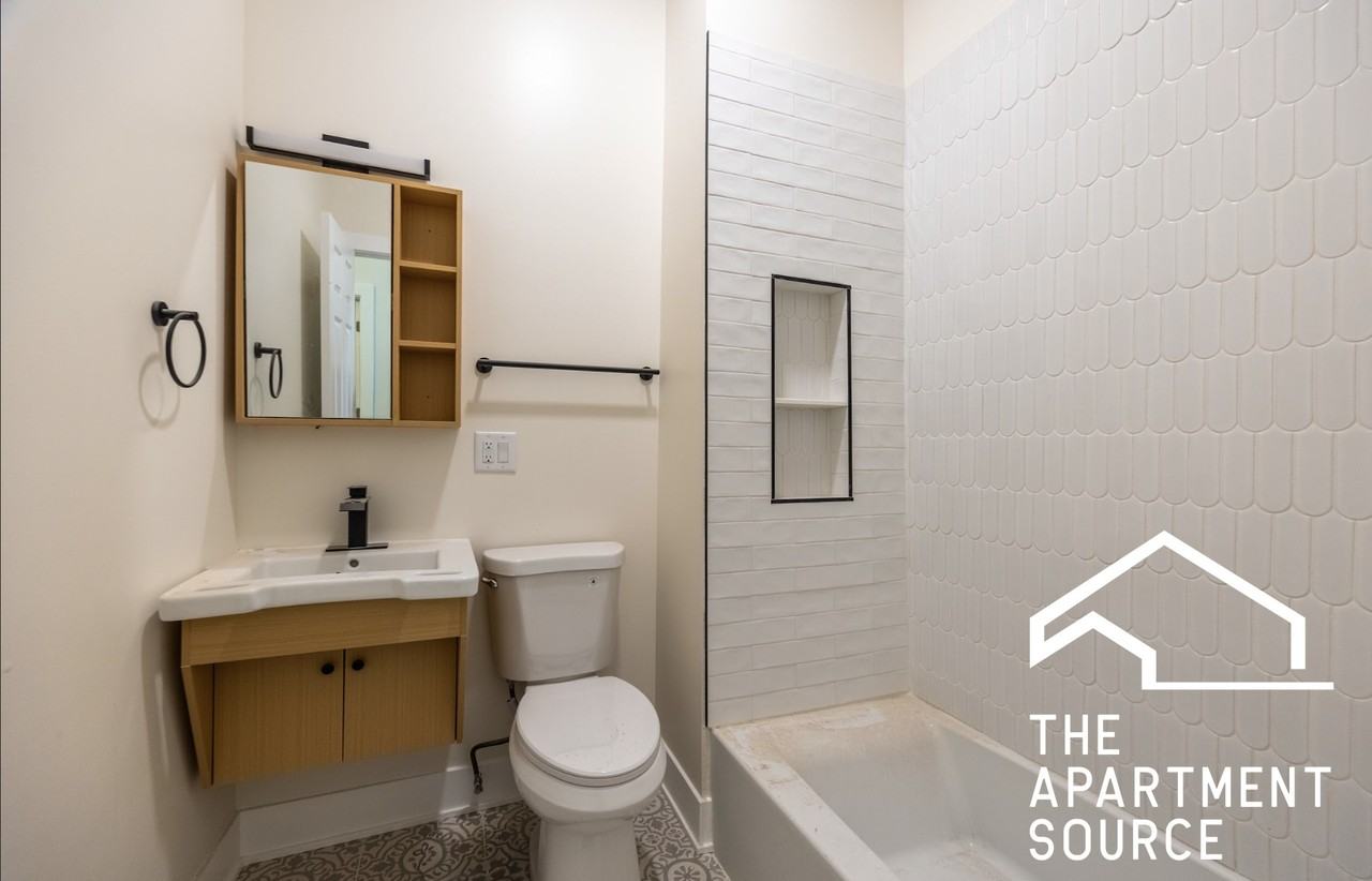 1742 N California Ave #1F - Photo 7 of 7
