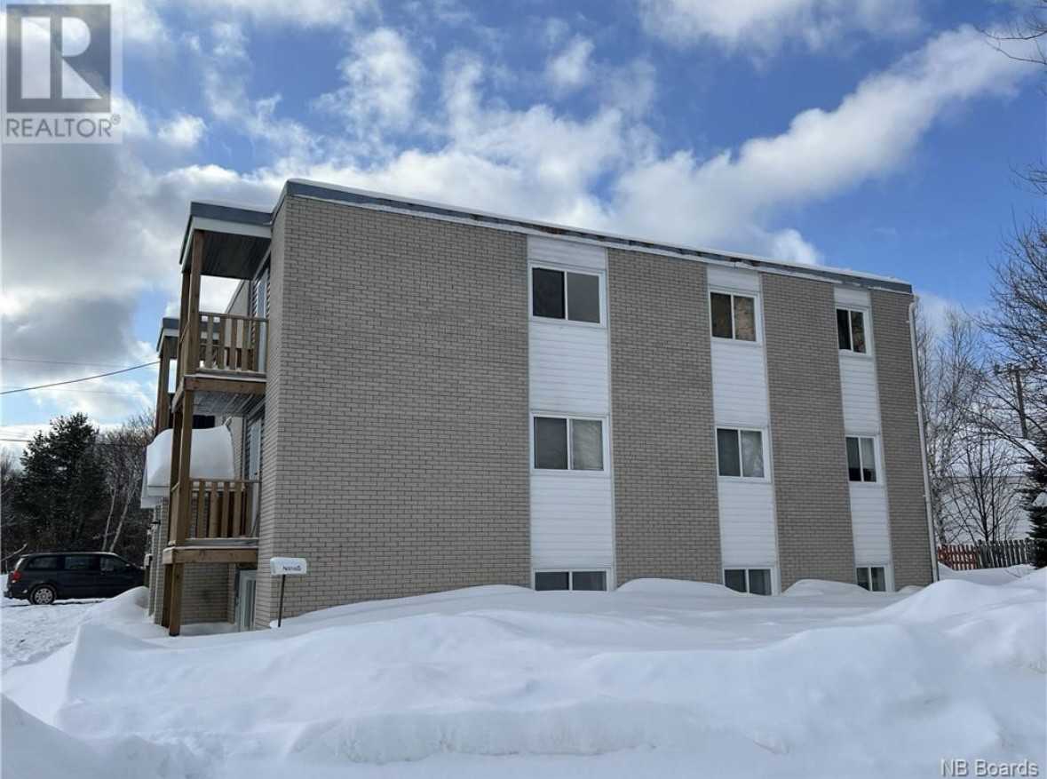 694 Appleby St - Photo 2 of 2