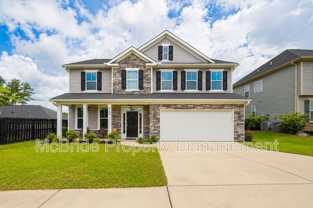 560 Hampton Dr - Photo 1 of 1