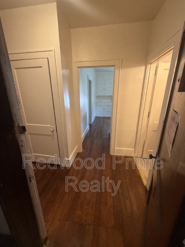 110 Lloyd St #5 - Photo 3 of 15
