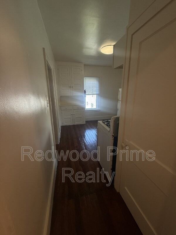 110 Lloyd St #5 - Photo 5 of 15